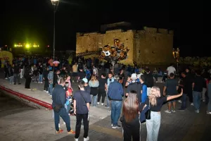(Βίντεο/Φώτος Kerkida) Έκαναν τη νύχτα μέρα οι Παφίτες!