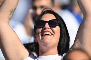 ΦΩΤΟΡΕΠΟΡΤΑΖ από τις κερκίδες Απόλλωνα και Πάφου