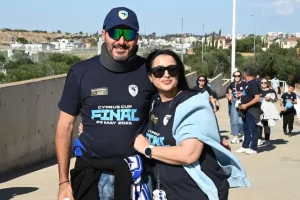 Φωτορεπορτάζ/ Ο κόσμος... έξω απ' το ΓΣΠ