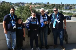 Φωτορεπορτάζ/ Ο κόσμος... έξω απ' το ΓΣΠ