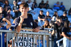 ΦΩΤΟΡΕΠΟΡΤΑΖ από τις κερκίδες Απόλλωνα και Πάφου