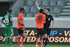 Απευθείας κόκκινη για Λαίφη
