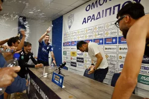 (ΒΙΝΤΕΟ Kerkida/φώτος) ΝΤΟΥ...στον Μαρίνο Σατσιά!