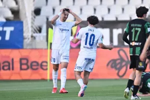 Ολυμπιακός- Ομόνοια Αραδίππου: Πήρε...ανάσα και την έβαλε σε μπελάδες! (φώτος)
