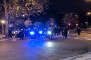 Σκηνές χάους στο Παρίσι μετά την πρόκριση της Παρί στον τελικό (βίντεο)