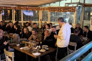 Ο μπασκετικός παλμός στην Ταβέρνα Σαλώμη στη Λεμεσό για τον Μιχάλη Κουνούνη