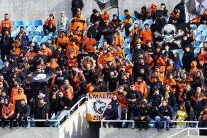 ΑΠΟΕΛ-ΑΕΚ: Ζωντανός...για 4αδα με Ρόσα! (Φώτος)