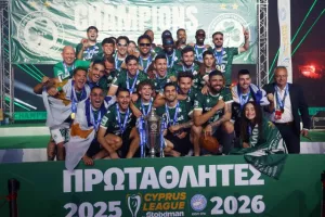 (Βίντεο/Φώτος Kerkida) Το LIVE της απονομής της πρωταθλήτριας Ομόνοιας!