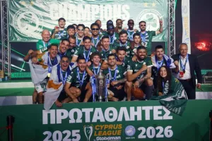 (Βίντεο/Φώτος Kerkida) Το LIVE της απονομής της πρωταθλήτριας Ομόνοιας!