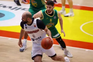 Κεραυνός-ΑΕΚ: Το πρωτάθλημα κρίνεται στο "Κίτιον"! 