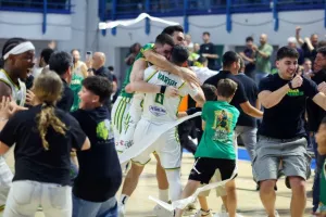Τελικός με τα ΟΛΑ του και Πρωταθλήτρια η ΑΕΚ! (Φώτος)