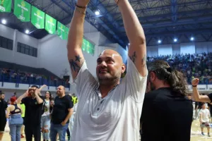 Τελικός με τα ΟΛΑ του και Πρωταθλήτρια η ΑΕΚ! (Φώτος)