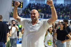 Τελικός με τα ΟΛΑ του και Πρωταθλήτρια η ΑΕΚ! (Φώτος)