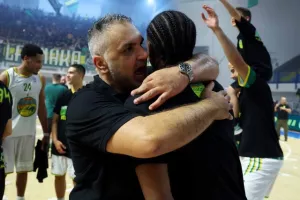 Τελικός με τα ΟΛΑ του και Πρωταθλήτρια η ΑΕΚ! (Φώτος)