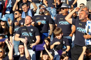 ΦΩΤΟΡΕΠΟΡΤΑΖ από τις κερκίδες Απόλλωνα και Πάφου