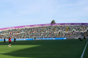 (Βίντεο/Φώτος Kerkida) ΕΙΣΟΔΟΣ με πασίγιο, κορεό και... πανικό από τους Ομονοιάτες!