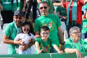 Ομόνοια-Απόλλων: Τελευταία παράσταση με 5αρα! (φώτος)