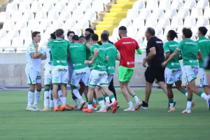 Ομόνοια-Απόλλων: Τελευταία παράσταση με 5αρα! (φώτος)
