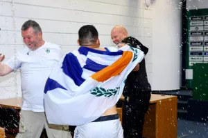 Σαμπάνια, ο Μπεργκ-Το γιόρτασαν με τη ψυχή τους στα αποδυτήρια! (Φώτος)