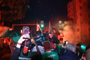 (ΒΙΝΤΕΟ/ΦΩΤΟΣ Kerkida) ΑΦΙΞΗ στην Παπανικολή-Οι πανηγυρισμοί για το 22ο!