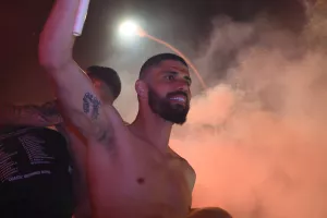 (ΒΙΝΤΕΟ/ΦΩΤΟΣ Kerkida) ΑΦΙΞΗ στην Παπανικολή-Οι πανηγυρισμοί για το 22ο!