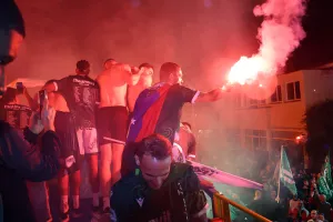 (ΒΙΝΤΕΟ/ΦΩΤΟΣ Kerkida) ΑΦΙΞΗ στην Παπανικολή-Οι πανηγυρισμοί για το 22ο!