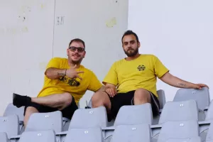 ΑΕΛ-Ολυμπιακός: ΔΙΠΛΟ...και η μπάλα στα πόδια του! (φώτος)