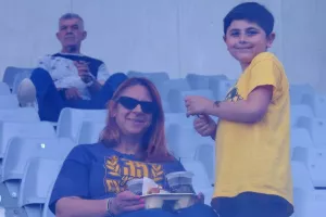 ΑΕΛ-Ολυμπιακός: ΔΙΠΛΟ...και η μπάλα στα πόδια του! (φώτος)