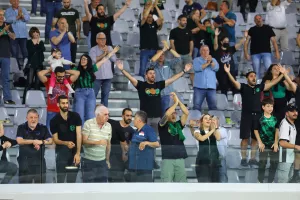 (ΒΙΝΤΕΟ Kerkida/φώτος) ΜΑΖΙ με τον κόσμο!