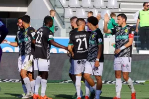 Άρης-ΑΕΚ: Είπε... αντίο στη σεζόν με διπλό / Εφτά γκολ στο ''Αλφαμέγα'' (φώτος)