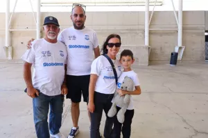 Φωτορεπορτάζ/ Ο κόσμος... έξω απ' το ΓΣΠ