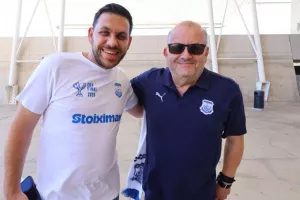 Φωτορεπορτάζ/ Ο κόσμος... έξω απ' το ΓΣΠ