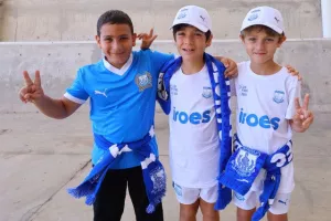 Φωτορεπορτάζ/ Ο κόσμος... έξω απ' το ΓΣΠ