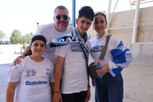 Φωτορεπορτάζ/ Ο κόσμος... έξω απ' το ΓΣΠ