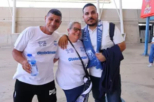 Φωτορεπορτάζ/ Ο κόσμος... έξω απ' το ΓΣΠ