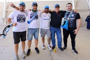 Φωτορεπορτάζ/ Ο κόσμος... έξω απ' το ΓΣΠ