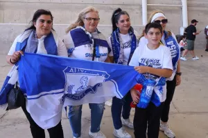 Φωτορεπορτάζ/ Ο κόσμος... έξω απ' το ΓΣΠ