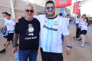 Φωτορεπορτάζ/ Ο κόσμος... έξω απ' το ΓΣΠ