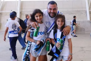 Φωτορεπορτάζ/ Ο κόσμος... έξω απ' το ΓΣΠ