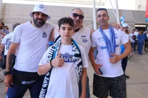 Φωτορεπορτάζ/ Ο κόσμος... έξω απ' το ΓΣΠ
