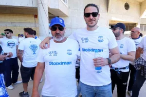Φωτορεπορτάζ/ Ο κόσμος... έξω απ' το ΓΣΠ