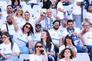 ΦΩΤΟΡΕΠΟΡΤΑΖ από τις κερκίδες Απόλλωνα και Πάφου