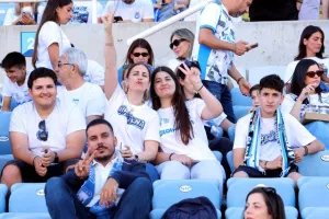 ΦΩΤΟΡΕΠΟΡΤΑΖ από τις κερκίδες Απόλλωνα και Πάφου