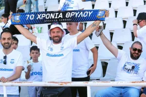 ΦΩΤΟΡΕΠΟΡΤΑΖ από τις κερκίδες Απόλλωνα και Πάφου