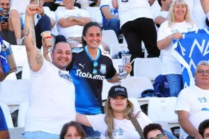 ΦΩΤΟΡΕΠΟΡΤΑΖ από τις κερκίδες Απόλλωνα και Πάφου