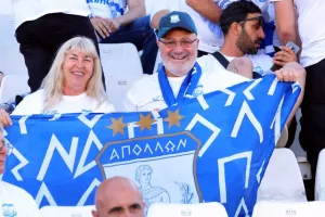 ΦΩΤΟΡΕΠΟΡΤΑΖ από τις κερκίδες Απόλλωνα και Πάφου