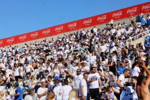 ΦΩΤΟΡΕΠΟΡΤΑΖ από τις κερκίδες Απόλλωνα και Πάφου