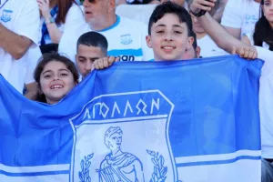 ΦΩΤΟΡΕΠΟΡΤΑΖ από τις κερκίδες Απόλλωνα και Πάφου