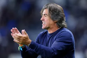 Το ντέρμπι στον Απόλλωνα, στο ντεμπούτο του Σα Πίντο