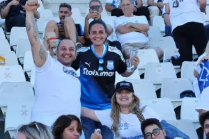 ΦΩΤΟΡΕΠΟΡΤΑΖ από τις κερκίδες Απόλλωνα και Πάφου